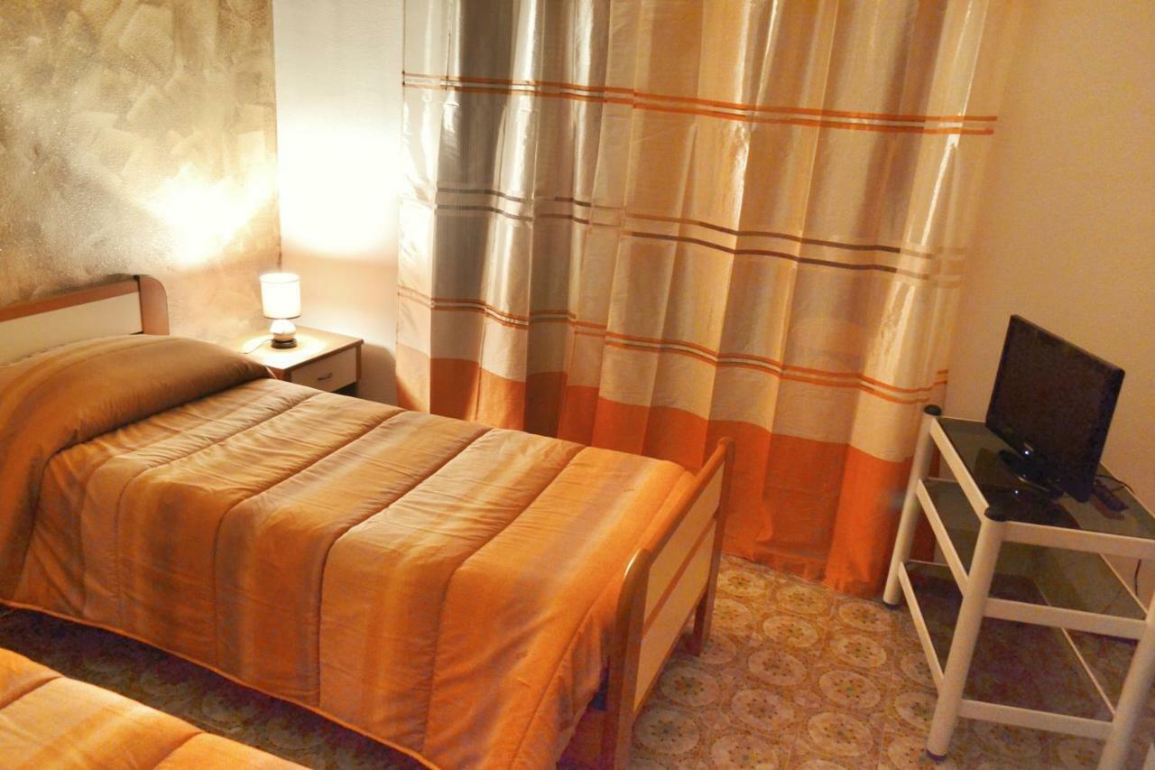 B&B Lungomare CTA Eksteriør billede
